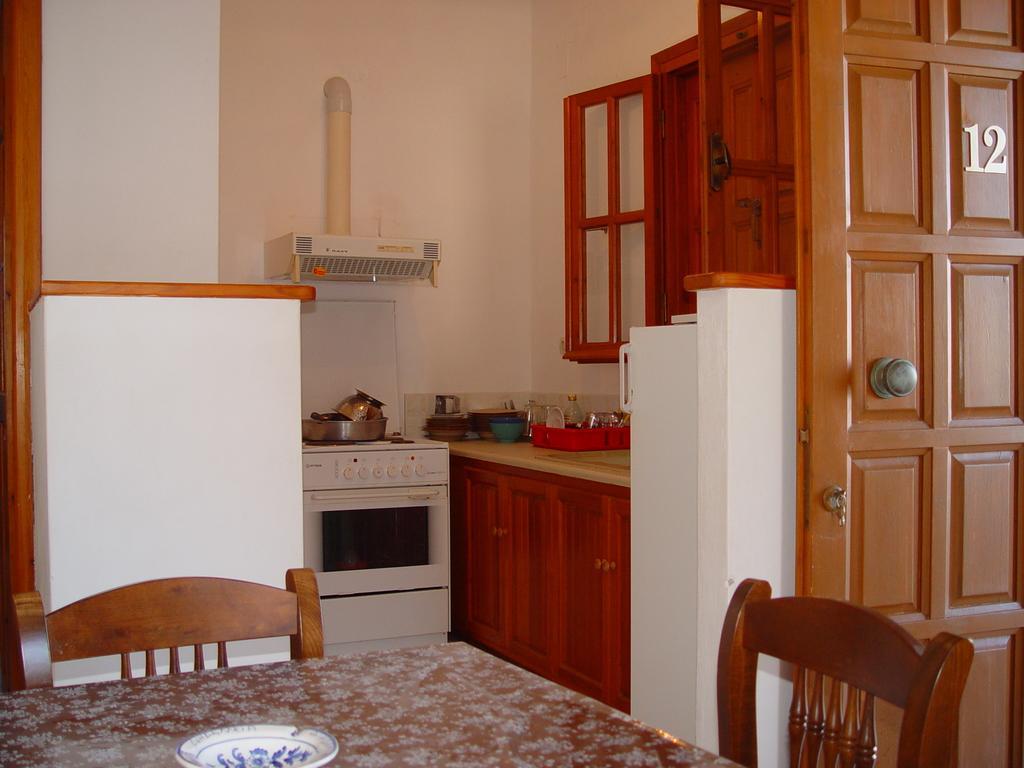 Deidamia Hotel İskiri Oda fotoğraf